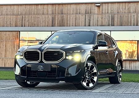 BMW XM *BLACK-GOLD, B&W, FULL*
