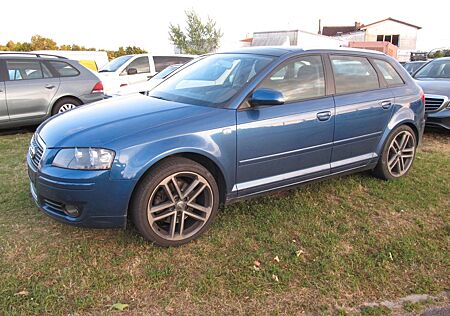 Audi A3 -2.0TFSI-Quatrro,Kliama,Panorama,Alu-18"