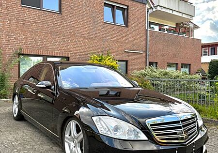 Mercedes-Benz S 500 -