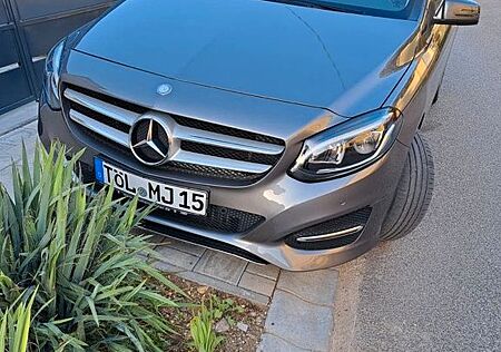 Mercedes-Benz B 200 -