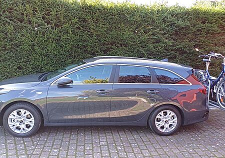 Kia Cee'd Sportswagon Ceed SW *AHK* 1.5 T-140 PS,Automatik,Navi,Sitzh.