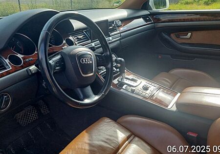 Audi A8 4.2 tiptronic quattro -