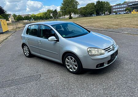 VW Golf Volkswagen 2.0 FS Inspektion TÜV/HU Neu