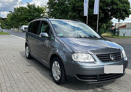 VW Touran Volkswagen 1.6 FSI Highline Highline