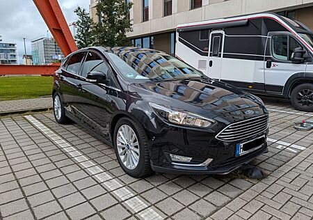 Ford Focus Lim. Titanium 1,5 EcoBoost Navi SHZ TMP Facelift
