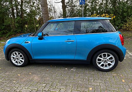 Mini ONE Blau Metallic TÜV NEU!