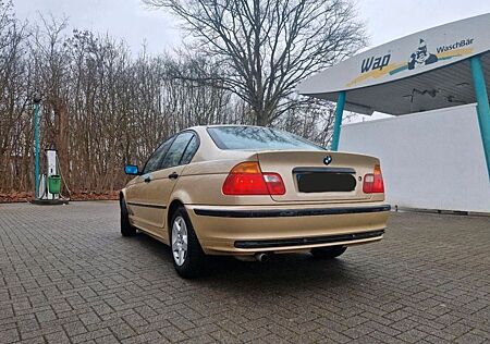 BMW 318i -
