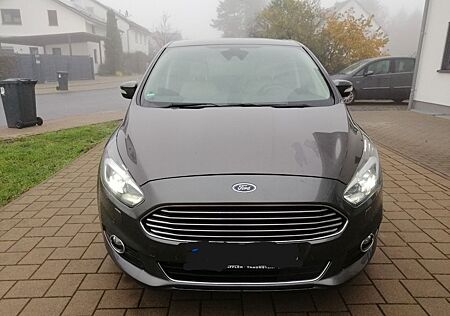 Ford S-Max 2,0 lEcoBoost 177kW Titanium LEDER(Beige)