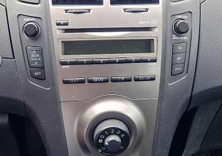 Toyota Yaris 1,33-l-Dual-VVT-i Cool Cool