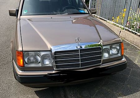 Mercedes-Benz E 200 w124