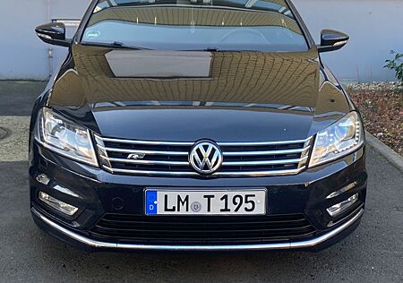 VW Passat Variant Volkswagen DSG R-Line fast voll Ausstattung