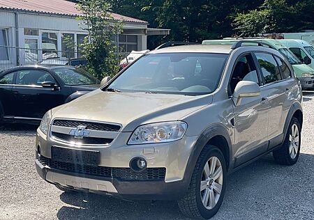 Chevrolet Captiva 3.2 LT 4WD 7-Sitzer Automatik Leder