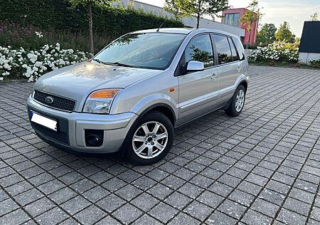 Ford Fusion 1,6 16V + + TÜV 01/16 SHZ AHK 8x bereift