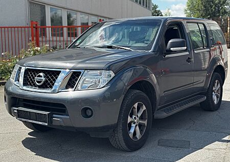 Nissan Pathfinder 2.5 dCi XE 4x4 Euro5 7 Sitze Gepflegt