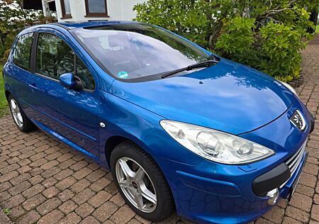 Peugeot 307 Sport HDi FAP 135 Sport mit Winterreifen