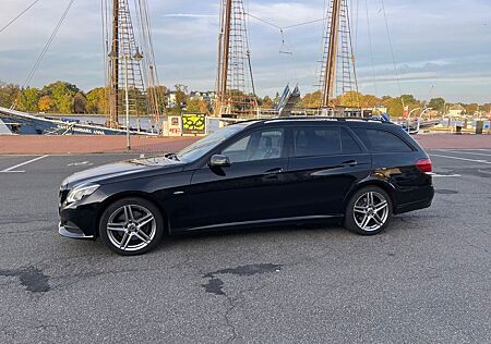 Mercedes-Benz E 220 BlueTEC 4MATIC T Autom. -