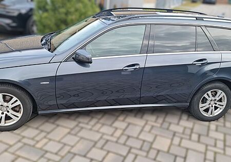 Mercedes-Benz E 220 CDI T BlueEFFICIENCY -