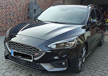 Ford Focus 2,3 EcoBoost ST Turnier_Voll+Garantie