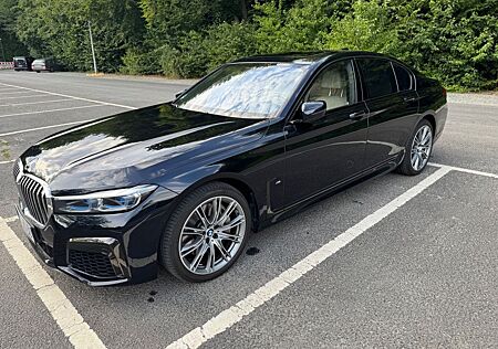 BMW 750d xDrive -G11 LCI NP 170.000 Azuritschwarz In