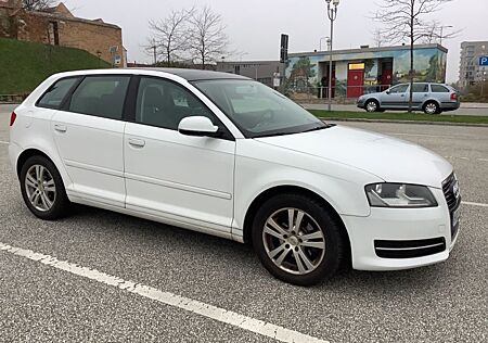 Audi A3 1.6 TDI (DPF) 102g CO2 Attract. Sportb. A...