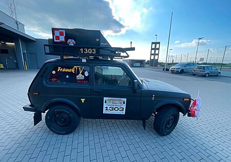 Lada Niva 1.7 L," Panzer", für Rallyes, Ausstellungen