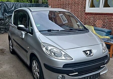 Peugeot 1007 mit Gasanlage/Benzin 2006 TÜV Ende 08/2025