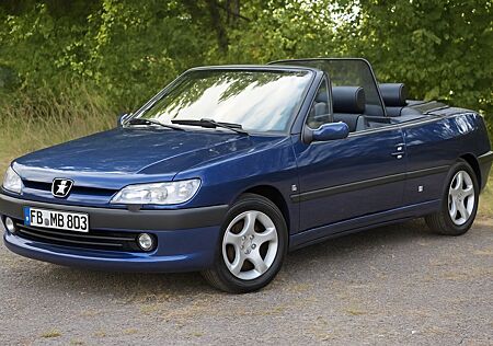 Peugeot 306 Cabriolet 1.6 Platinum Sammlerstück HISTORIE