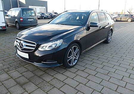 Mercedes-Benz E 300 BlueTEC T Hybrid Sportpaket LED Panno