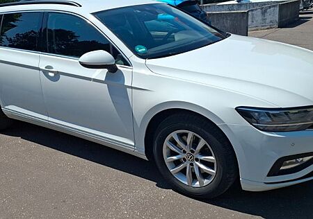 VW Passat Variant Volkswagen 2.0 TDI SCR Business Variant ...