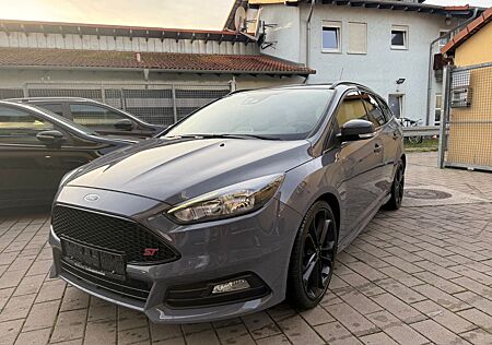 Ford Focus 2,0 EB ST Turnier