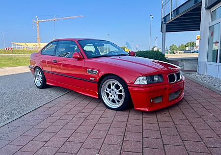 BMW 318iS Coupe