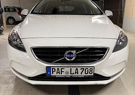 Volvo V40 D2 -