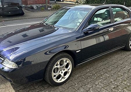 Alfa Romeo 166 Alfa 3.0 V6 24V Distinctive Distinctive