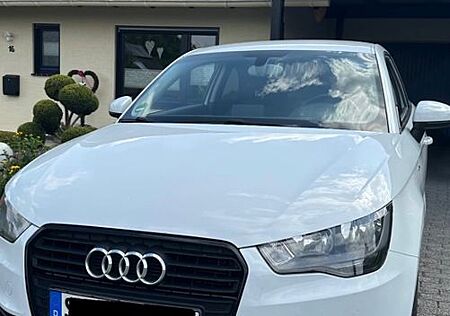 Audi A1 1.2 TFSI Attraction - Gepflegter Cityflitzer