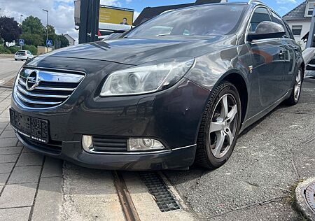 Opel Insignia A Sports Tourer Sport*Leder*Xenon*Panor
