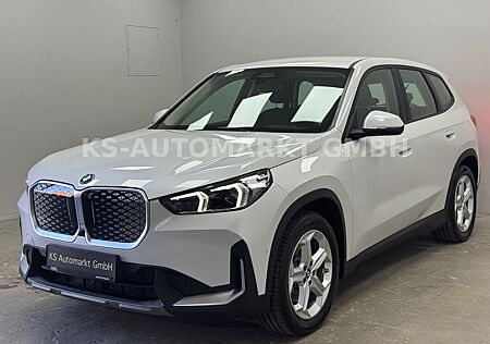 BMW iX1 gebraucht kaufen BMW iX1 30 xDrive*Head-Up*360°Kam*Navi*LED*