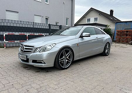 Mercedes-Benz E 350 Coupé CDI (8 fach bereift u. Dachträger)
