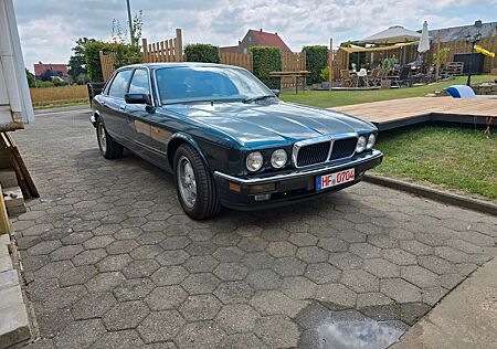 Jaguar XJ6