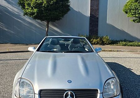 Mercedes-Benz SLK 200 -