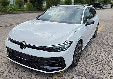 VW Passat Variant Volkswagen 2.0 TDI 110 kW R-line VOLL VOLL