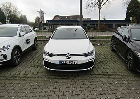 VW Golf Volkswagen R-Line 1.5 eTSI DSG NAVI APP-CON ACC LED LM