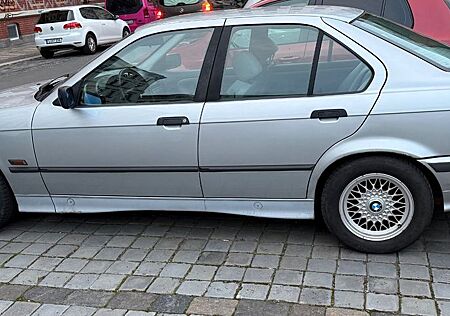 BMW 318i