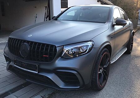 Mercedes-Benz GLC 63 AMG Mercedes-AMG GLC 63 S / Burmester Soundsystem