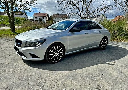 Mercedes-Benz CLA 200 -