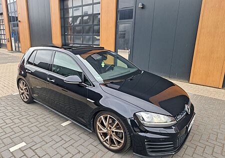 VW Golf Volkswagen 2.0 TDI GTD DCC Keyless GO Pano Kamera