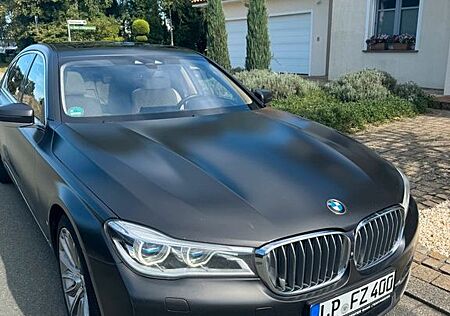 BMW 750Ld xDrive -Ld NP220K*Executive-Lounge*Sky-Lou