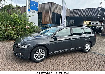 VW Passat Variant Volkswagen Business TDI AHK/Navi/SHZ/LED/RFK