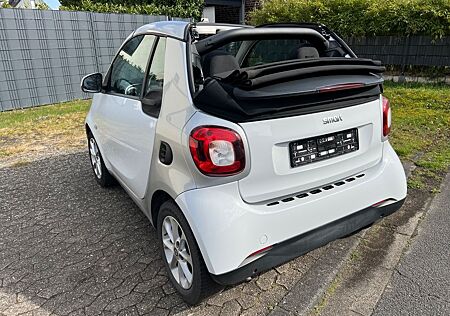 Smart ForTwo Cabrio 1.0 52kW - Passion, weiß