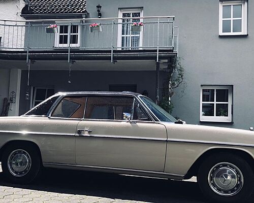 Mercedes-Benz 250CE Coupé W114