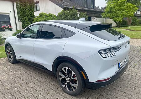 Ford Mustang Mach-E Mein Pendler Mustang Mach E AWD SR